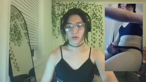 Snapshot of deciduousdoll chatting on 29, 9, 2025 deciduousdoll online show from 29, 9, 2025