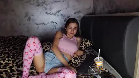    .dee dee 25   .dee dee 25 online show from 5, 12, 2024