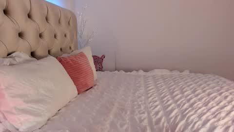 Snapshot of dee_nise chatting on 12, 11, 2025 Denise online show from 12, 11, 2025