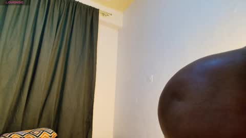 Snapshot of deeloverxx chatting on 25, 3, 2026 Dee online show from 25, 3, 2026