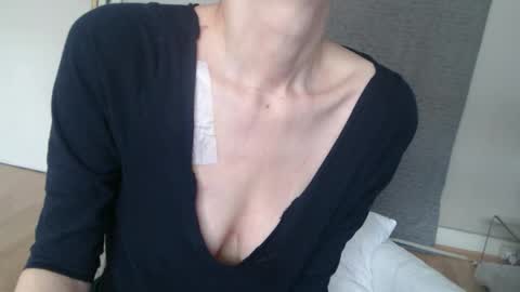 KamiDevi online show from 25, 10, 2025