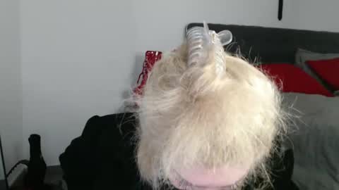 Snapshot of deewhitee chatting on 18, 12, 2024 Jenna online show from 18, 12, 2024