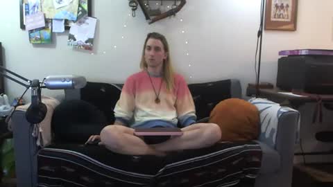 Snapshot of definatelyvegan chatting on 6, 3, 2025 definatelyvegan online show from 6, 3, 2025