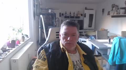 deinprinz2312 online show from 19, 2, 2025