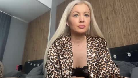 Snapshot of delicious_cloud chatting on 21, 5, 2026 Mia online show from 21, 5, 2026