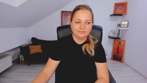 Snapshot of deliciouslolly chatting on 24, 6, 2026 DeliciousLolly online show from 24, 6, 2026