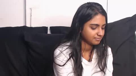 Delilah Blaze online show from 4, 3, 2025