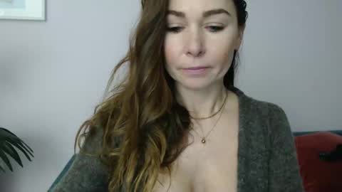 Snapshot of delilah_sweet chatting on 27, 2, 2025 delilah_sweet online show from 27, 2, 2025