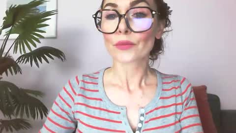 Snapshot of delilah_sweet chatting on 1, 6, 2026 delilah_sweet online show from 1, 6, 2026