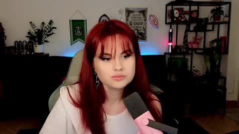 dellacrush_ online show from 9, 2, 2026