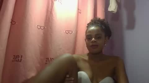 Snapshot of delphineee chatting on 7, 4, 2026 delphine online show from 7, 4, 2026