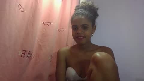 Snapshot of delphineee chatting on 8, 4, 2026 delphine online show from 8, 4, 2026