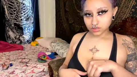 Snapshot of deluxxxeblu chatting on 25, 1, 2025 TankinBody online show from 25, 1, 2025