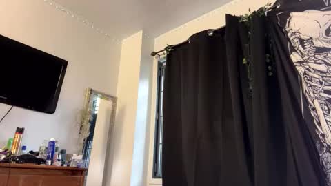 Snapshot of deluxxxeblu chatting on 29, 1, 2025 TankinBody online show from 29, 1, 2025