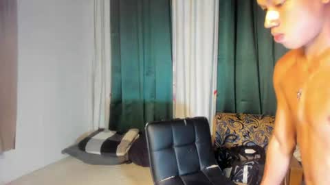 Snapshot of den_cummers chatting on 7, 7, 2026 den_cummers online show from 7, 7, 2026