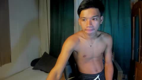 Snapshot of den_cummers chatting on 8, 8, 2026 den_cummers online show from 8, 8, 2026