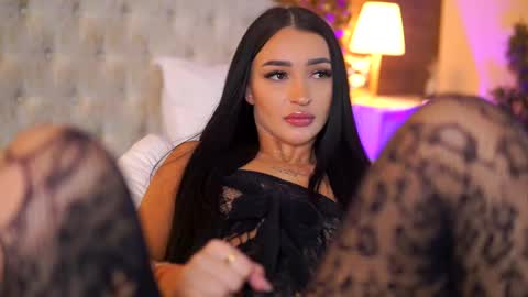 denisedevilles online show from 4, 3, 2025