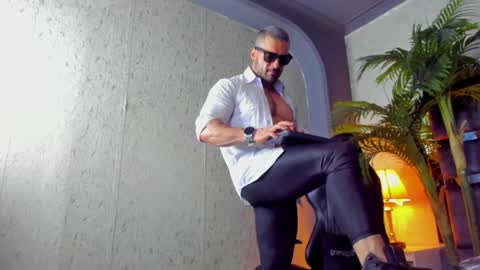 dennis_cox_ online show from 28, 1, 2025