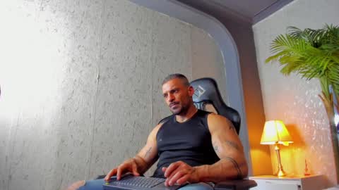 dennis_cox_ online show from 1, 2, 2025