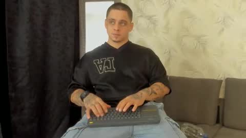 Snapshot of dennis_munera chatting on 12, 1, 2025 dennis munera online show from 12, 1, 2025