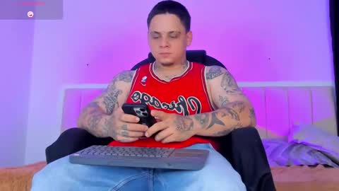 Snapshot of dennis_munera chatting on 22, 9, 2025 dennis munera online show from 22, 9, 2025