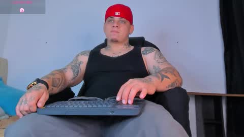 Snapshot of dennis_munera chatting on 5, 10, 2025 dennis munera online show from 5, 10, 2025