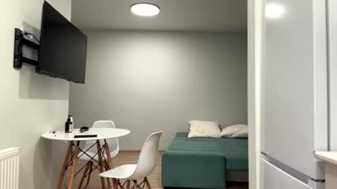 Denni online show from 1, 3, 2026