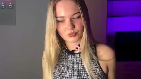 Luna online show from 8, 4, 2026