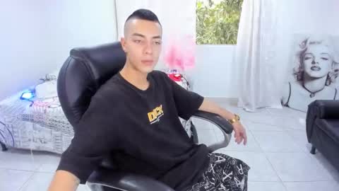 Snapshot of dereck_boy8 chatting on 13, 10, 2025 Dereck Boy online show from 13, 10, 2025