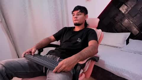 dereck_g online show from 13, 5, 2026