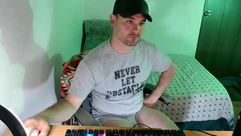 Dereck Mills3 online show from 9, 4, 2026
