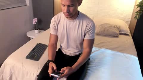 Snapshot of dereck_myers chatting on 16, 12, 2024 Dereck Myers online show from 16, 12, 2024