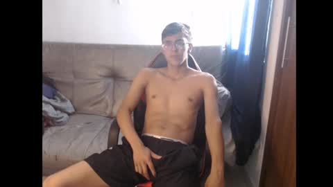 Snapshot of derek_135 chatting on 13, 9, 2025 Derek online show from 13, 9, 2025