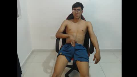 Snapshot of derek_135 chatting on 25, 9, 2025 Derek online show from 25, 9, 2025