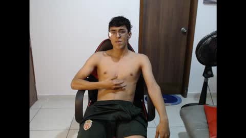 Snapshot of derek_135 chatting on 9, 10, 2025 Derek online show from 9, 10, 2025