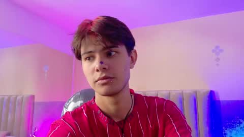 Snapshot of derek_sinn chatting on 19, 5, 2026 derek_sinn online show from 19, 5, 2026