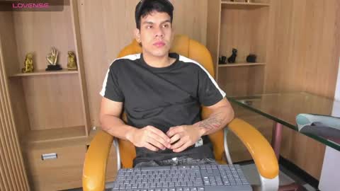 Snapshot of derek_voss chatting on 22, 4, 2026 derek_voss online show from 22, 4, 2026