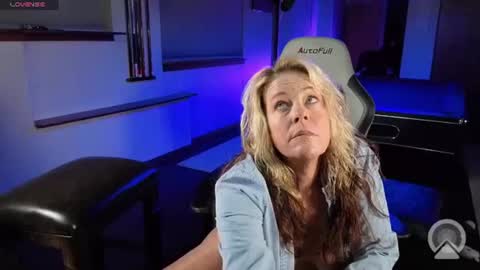 Snapshot of derrick_and_brittany chatting on 10, 7, 2026 Derrick 52 and Brittany 50 online show from 10, 7, 2026