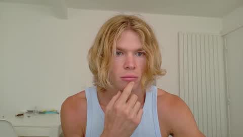 Snapshot of desaad_98 chatting on 7, 10, 2025 desaad_98 online show from 7, 10, 2025
