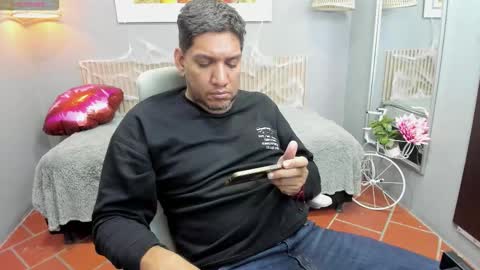 Snapshot of designturbate chatting on 13, 10, 2025 Designturbate online show from 13, 10, 2025