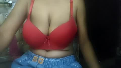 Snapshot of desiprincess35 chatting on 24, 6, 2026 desiprincess35 online show from 24, 6, 2026