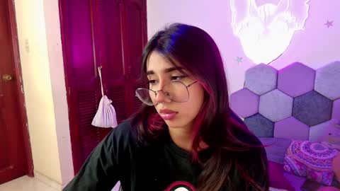 TORI AND MR. BEAR online show from 1, 2, 2025