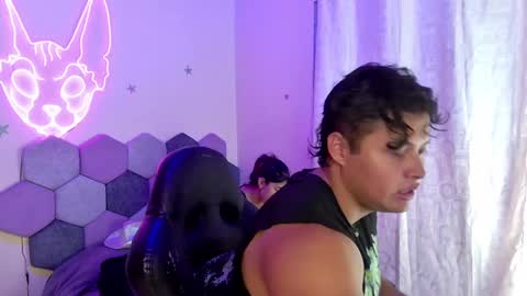 TORI AND MR. BEAR online show from 9, 2, 2025