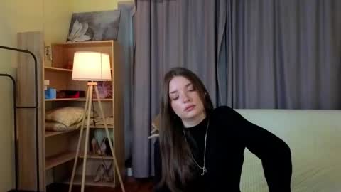 Snapshot of dessiehollembaek chatting on 28, 10, 2025 kristine online show from 28, 10, 2025