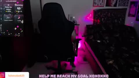 Snapshot of destroyall420 chatting on 20, 11, 2025 Lola Bdsm and fries online show from 20, 11, 2025