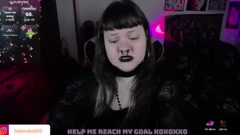 Snapshot of destroyall420 chatting on 21, 11, 2025 Lola Bdsm and fries online show from 21, 11, 2025