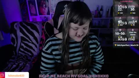 Snapshot of destroyall420 chatting on 22, 5, 2026 Lola Bdsm and fries online show from 22, 5, 2026