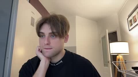 devilnut1 online show from 28, 1, 2025