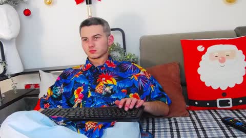 devin_ho online show from 25, 12, 2024