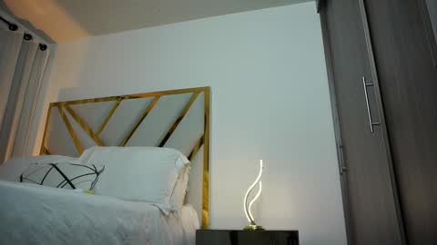 Devin Hunter online show from 6, 2, 2025